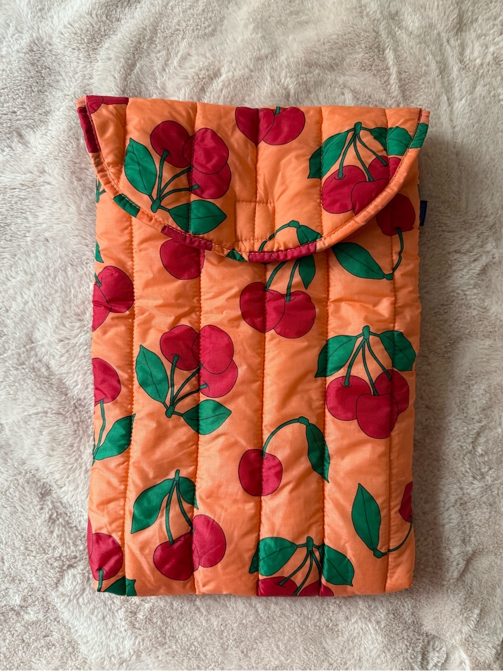 BAGGU Puffy Laptop Sleeve 13”/14” Sherbert Cherry - Picture 7 of 10